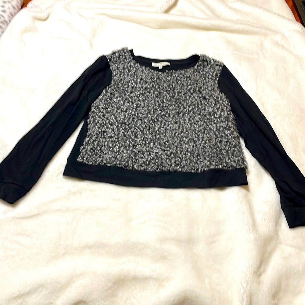 Women’s Black sweatshirt, size Medium